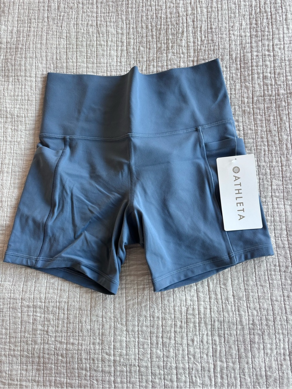 NWT Athleta Salutation Stash High Rise 5” Shorts in Shadow Blue Size S